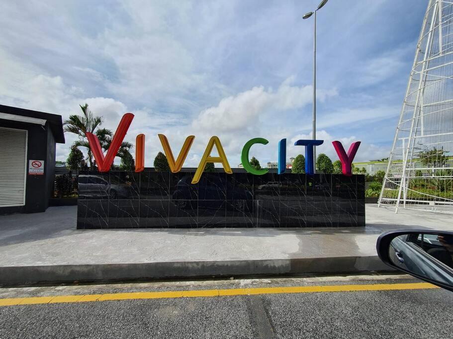 Close Lovely Vivacity Jazz Suite Cozy Condo With 2 Cards Kuching Buitenkant foto